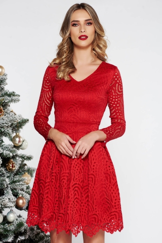 Rochie rosie de ocazie in clos din dantela captusita pe interior cu maneci trei-sferturi