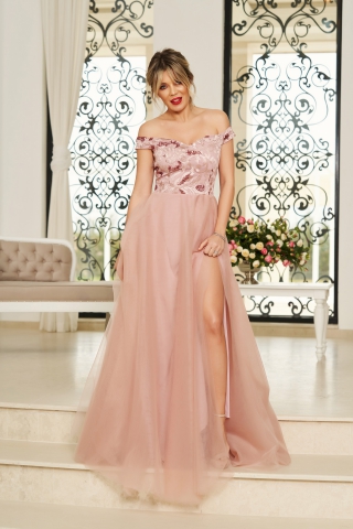 Rochie StarShinerS rosa de ocazie lunga in clos cu umeri goi