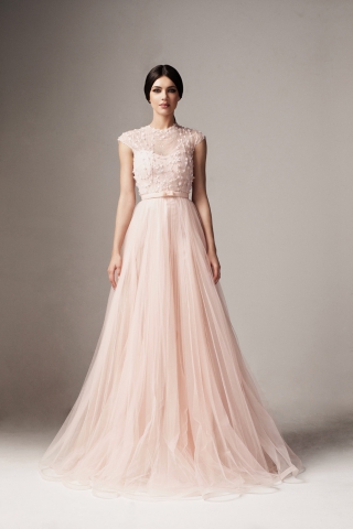 Rochie Ana Radu roz deschis de ocazie in clos din tul cu aplicatii florale accesorizata cu cordon