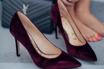 Pantofi de dama eleganti cu toc inalt pe care ii poti purta la petrecerile verii 2025