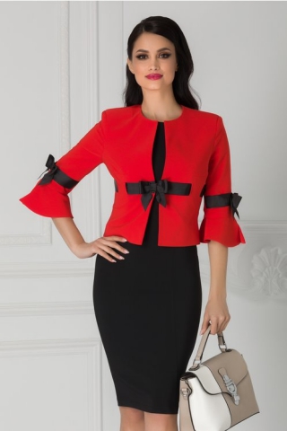 Compleu LaDonna cu sacou corai si rochie neagra