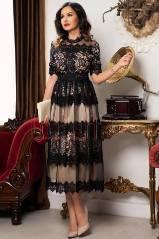 Rochie Effect bej cu dantela neagra si tul pe deasupra