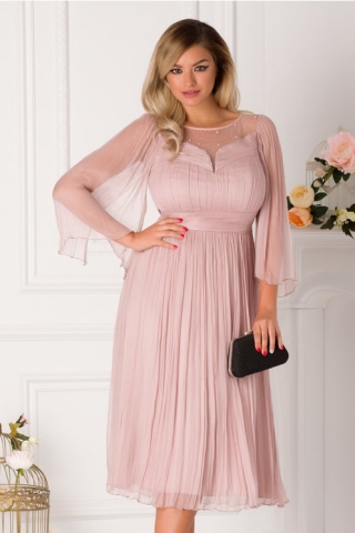 Rochie Ginette din matase roz prafuit cu perlute si strasuri la decolteu