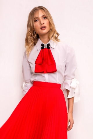 Camasa dama PrettyGirl rosie eleganta cu un croi mulat din material usor elastic cu maneci trei-sferturi