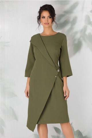 Rochie Alia kaki cu design petrecut si brosa in talie