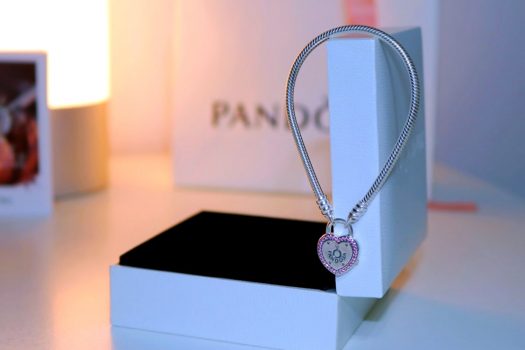 Idei cadouri de Craciun pentru femei ߩ bratari si charmuri Pandora din argint originale