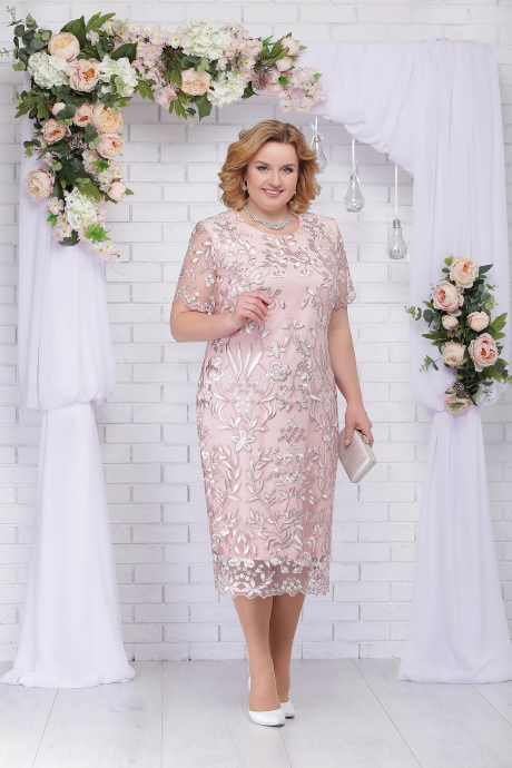 Rochie roz prafuit de ocazie cu un croi drept din dantela captusita pe interior