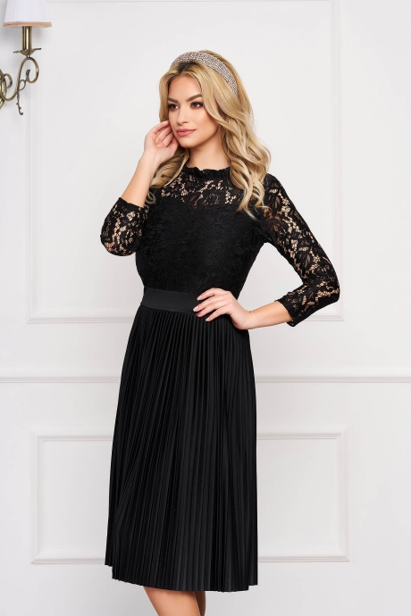 Rochie SunShine neagra midi de ocazie din dantela in clos cu elastic in talie si pliuri de material