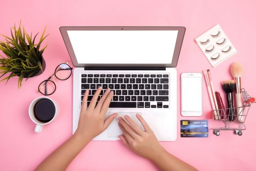 2 magazine online preferate din afara tarii de la care imi cumpar haine si cosmetice