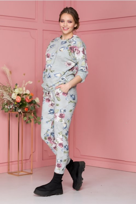 Compleu gri cu imprimeu floral pastelat