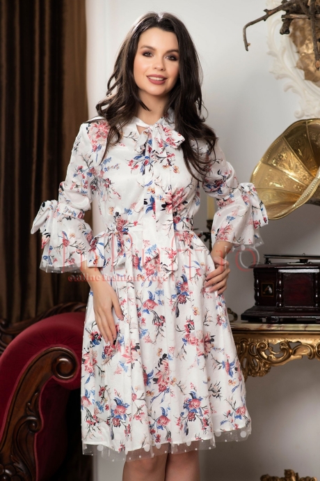 ROCHIE MBG ALBA CU IMPRIMEU FLORAL SI TUL APLICAT