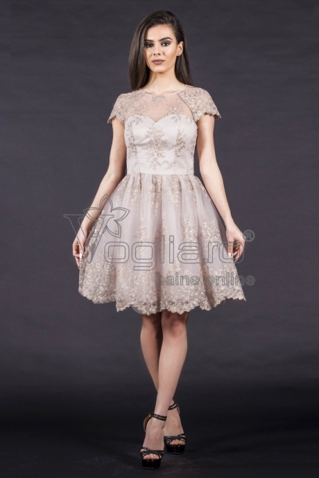 ROCHIE TREI SFERTURI ROSE CU BRODERIE